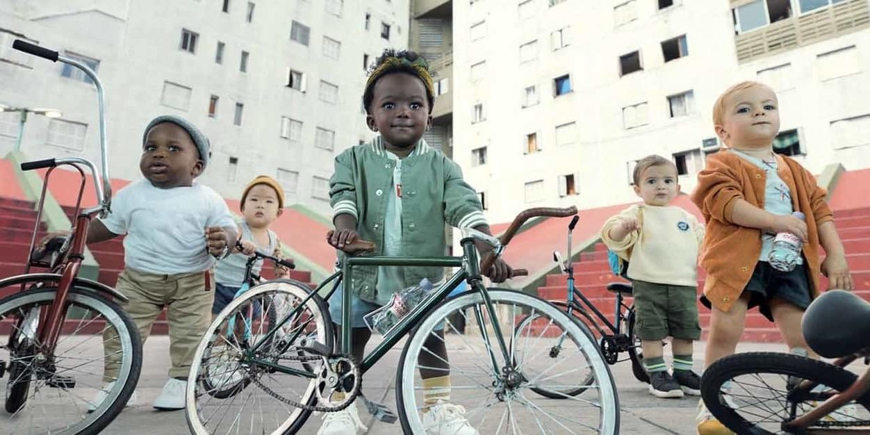 Evian Les Bebes Iconiques De La Marque Sont De Retour Akinai